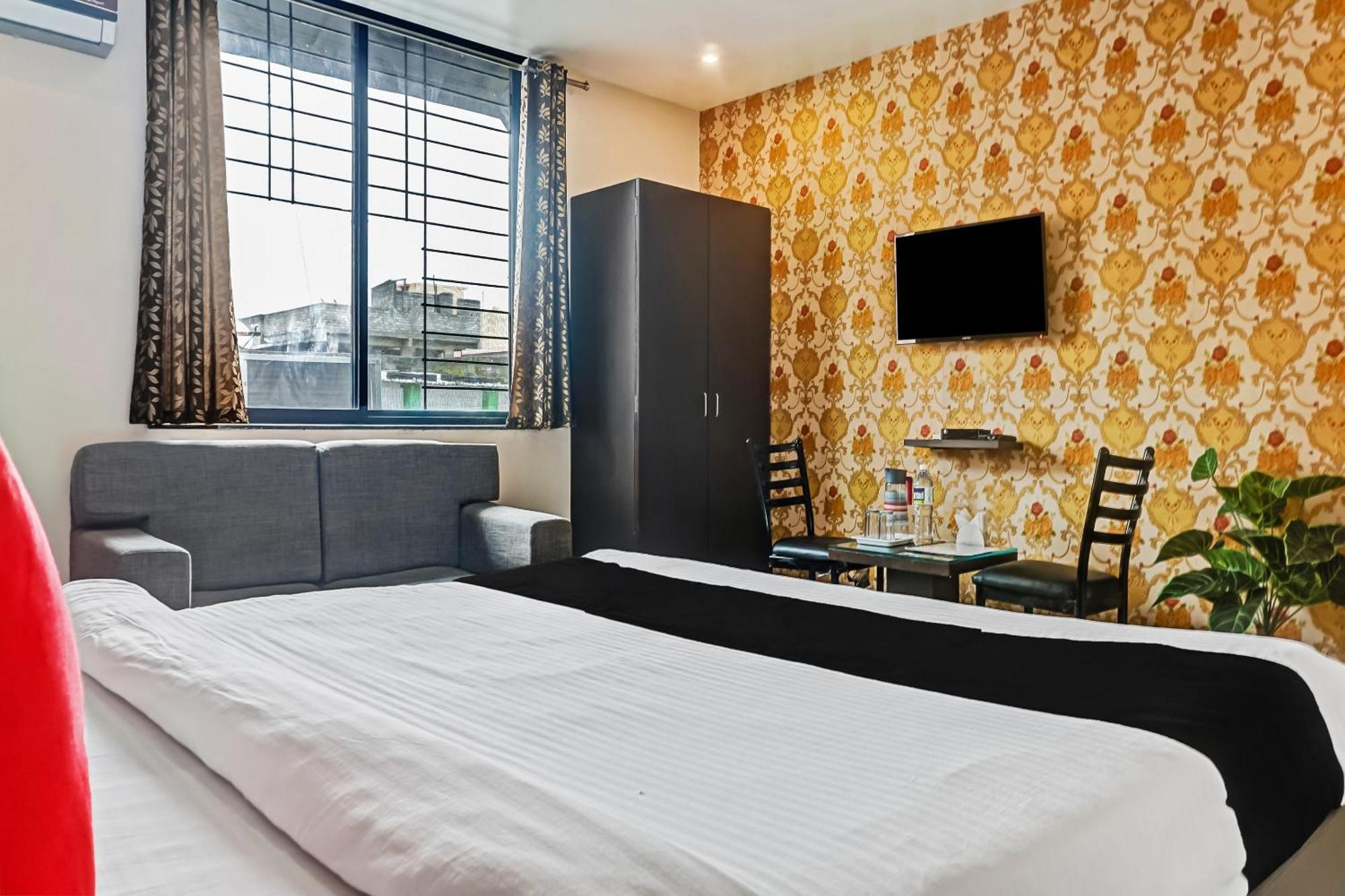 Hotel O Log Plaza Near Eon It Park Pune